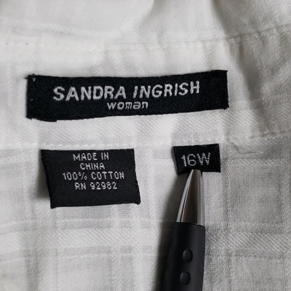 Sandra Ingrish, white button down,long sleeve - Picture 6 of 8
